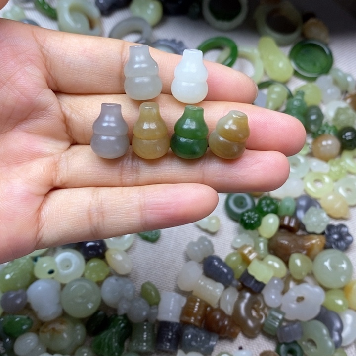 未镶嵌和田玉挂件98一个多样性发其一