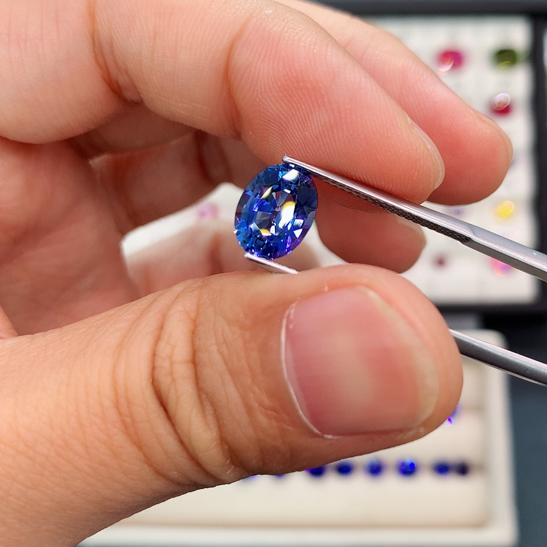 蓝宝石裸石未镶嵌3.03克拉aigs全净矢车菊