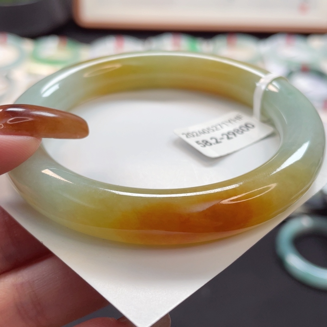 【闪购商品】翡翠手镯未镶嵌秋意渐浓黄加绿圆条58+，21号