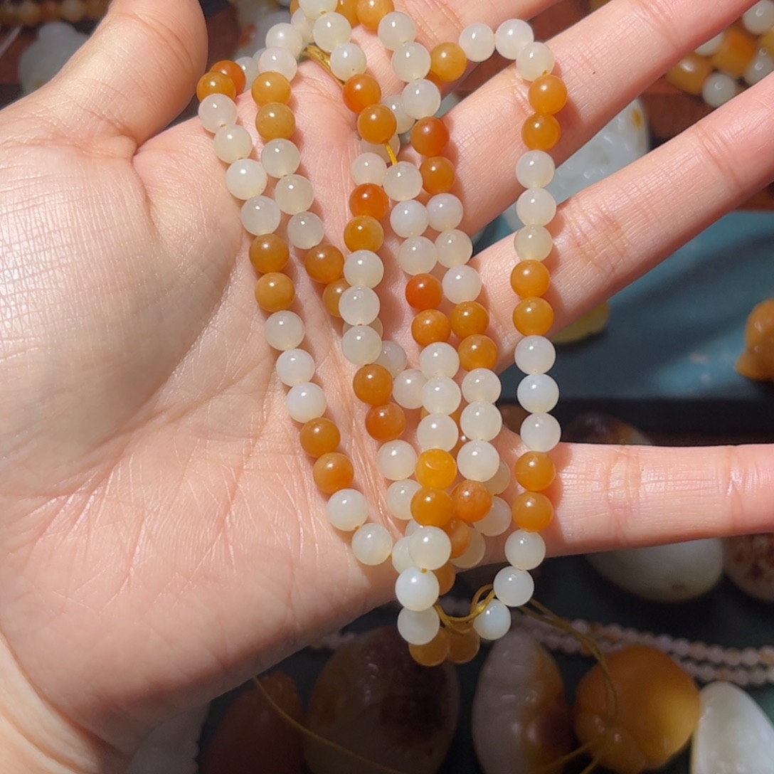 大***智和田玉未镶嵌颈饰