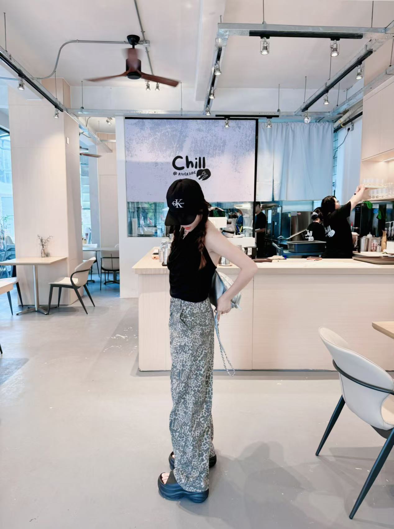 【美杨服饰】长袖褶皱纯色温柔收腰重工连衣裙法式甜美纯欲连衣裙