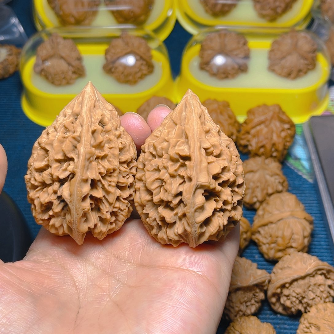 文玩核桃吊坠K*b招财鼠