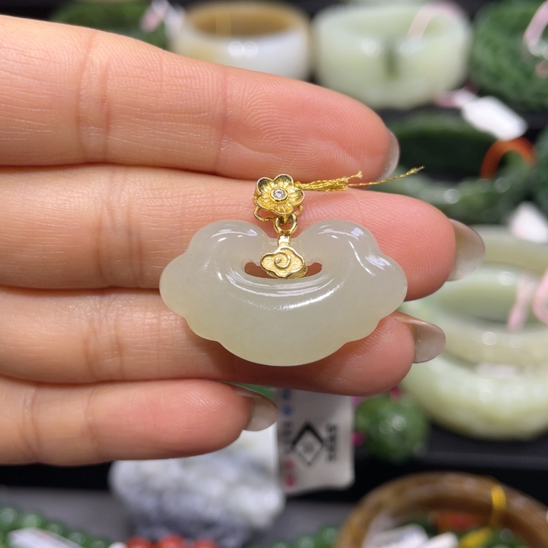 和田玉吊坠未镶嵌