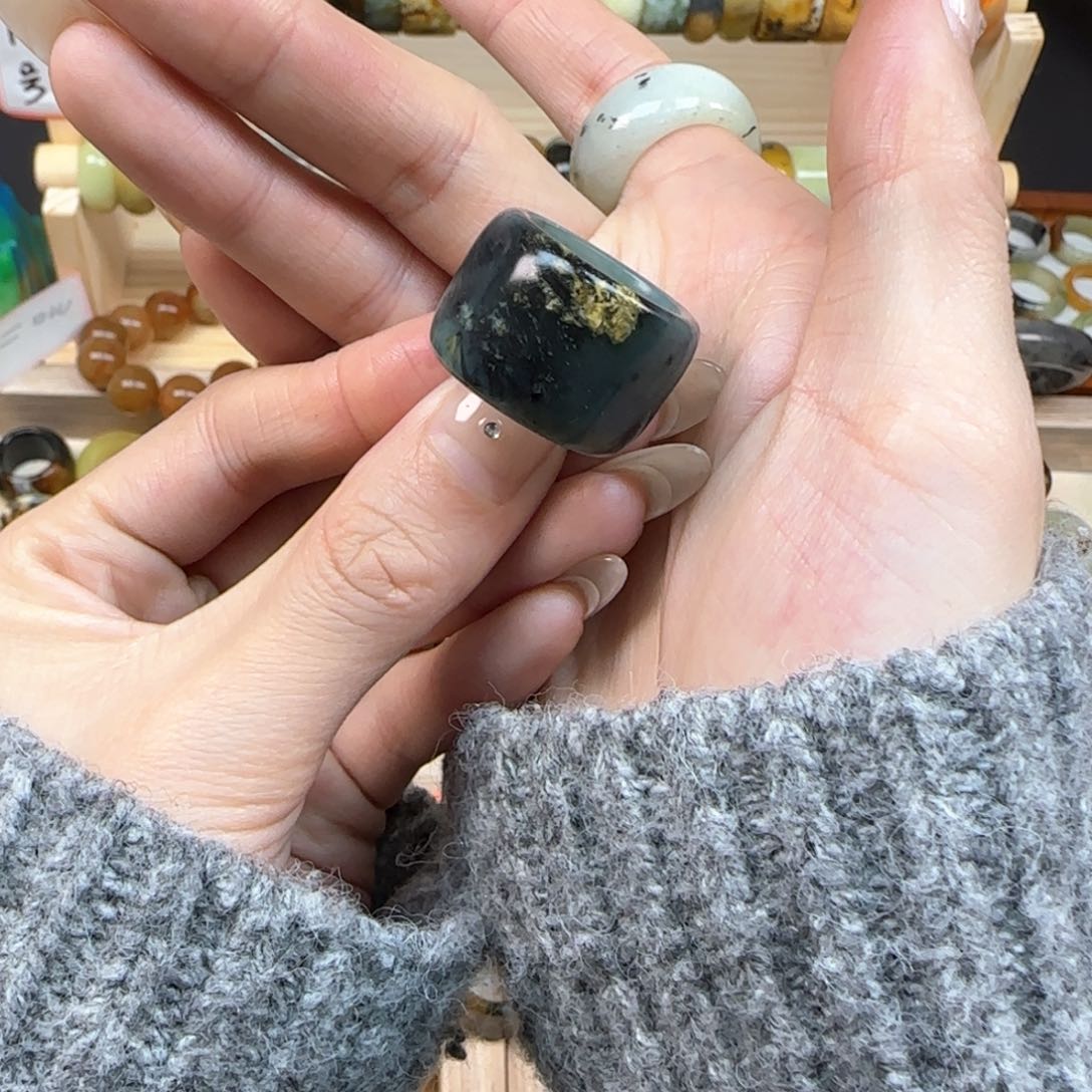 蛇纹石玉岫玉内径18.9合金百**生