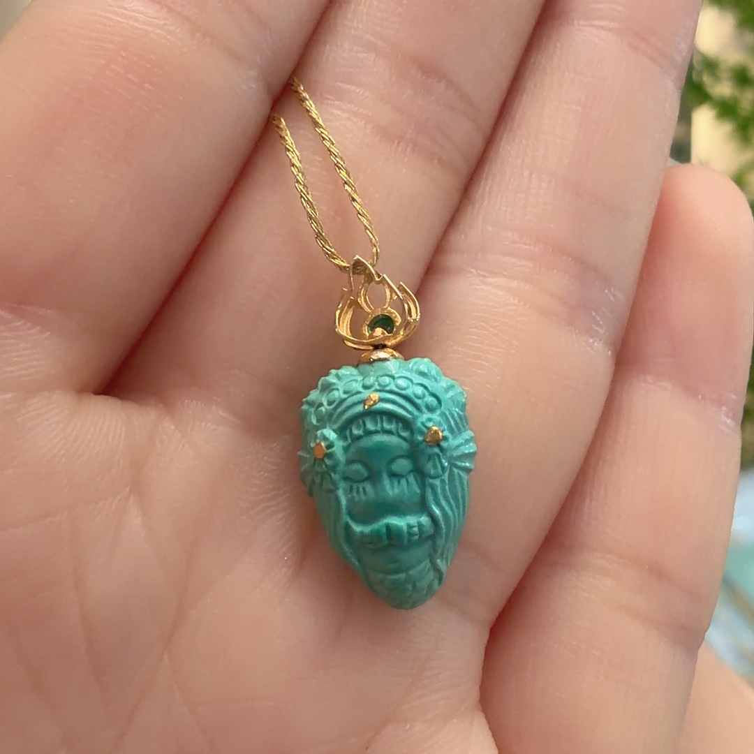 绿松石未镶嵌颈饰