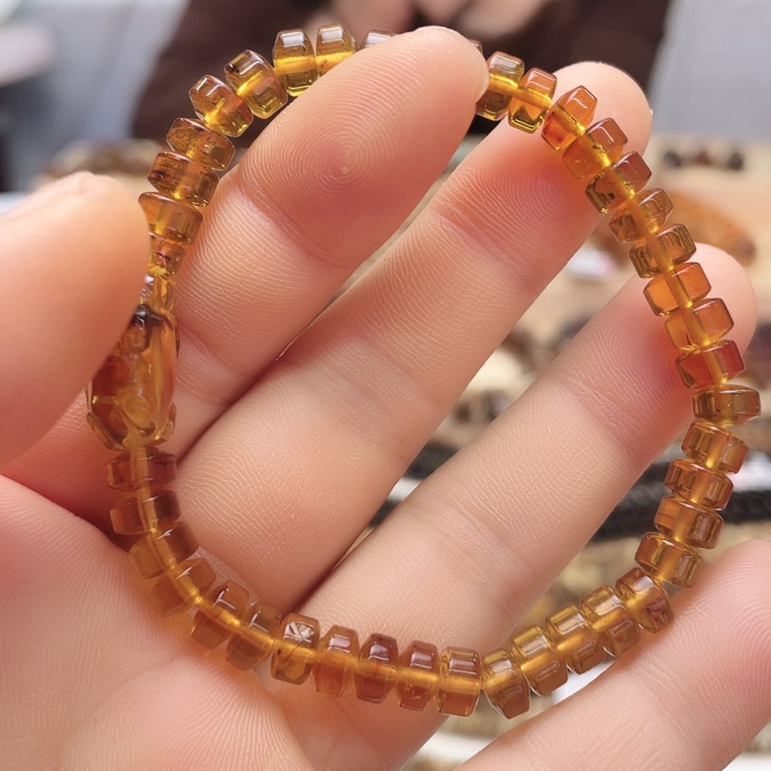 琥珀裸石未镶嵌六