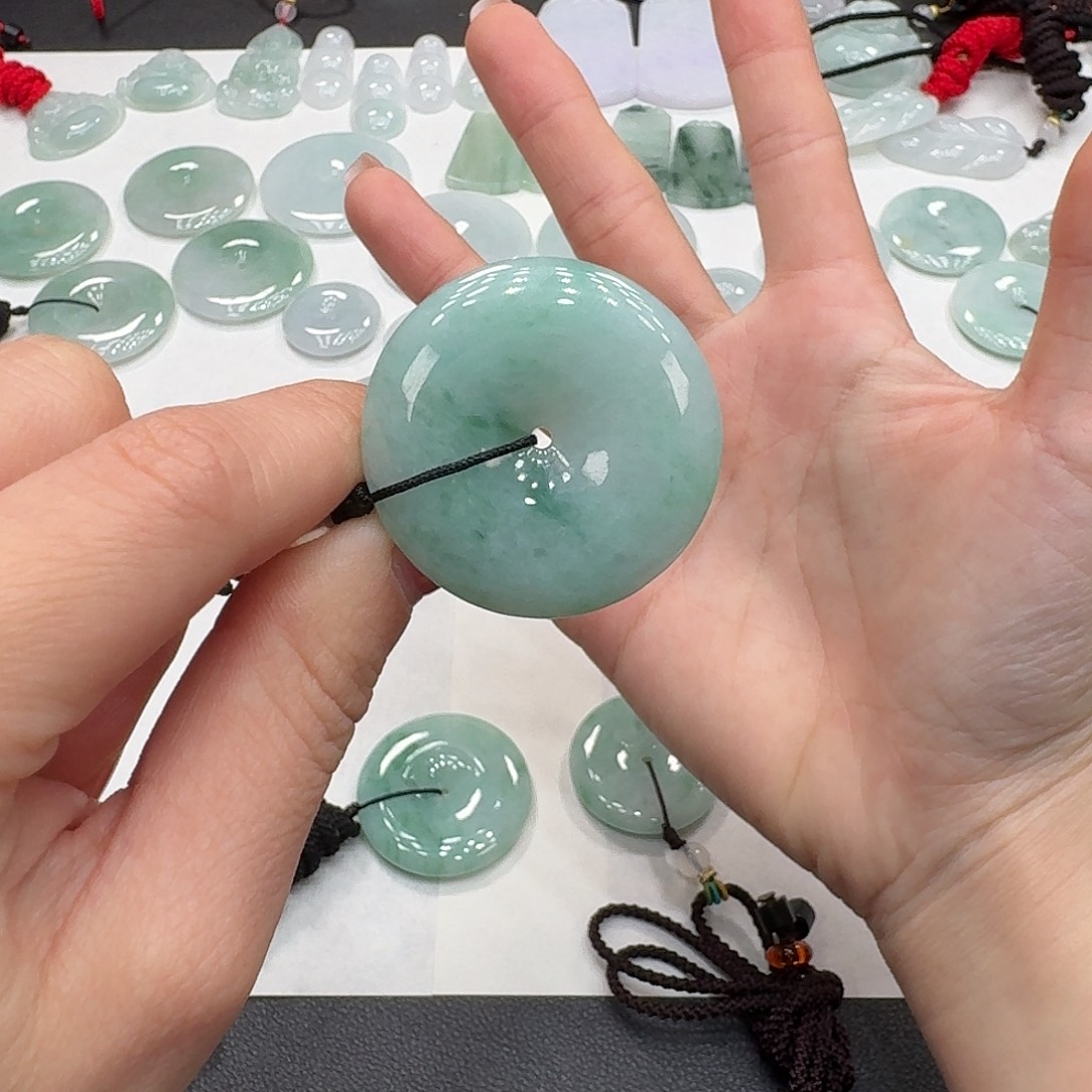 K***u翡翠未镶嵌颈饰多样性发其一