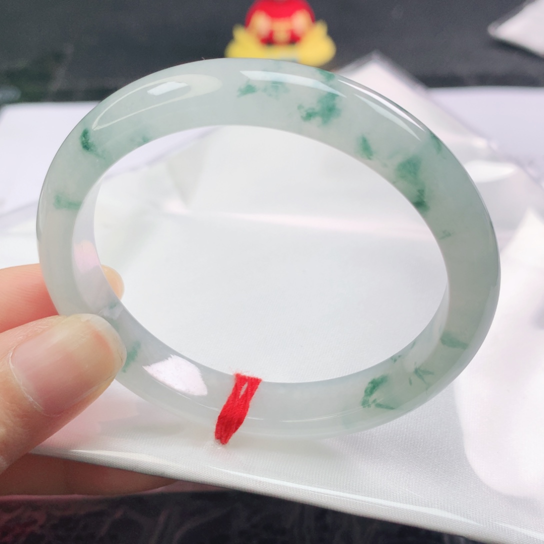 翡翠未镶嵌手镯（贵妃镯）