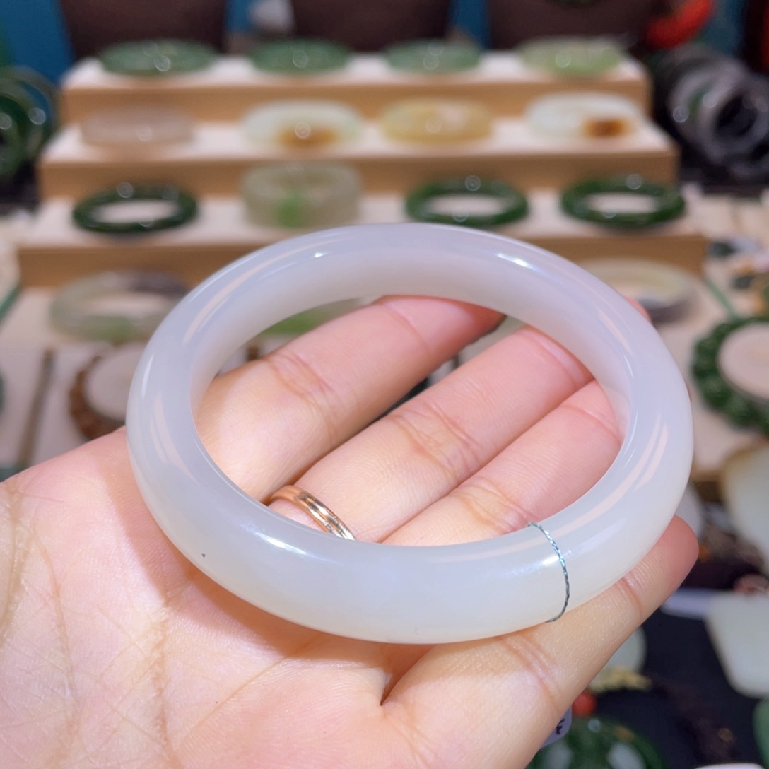 和田玉高品冰藕粉手镯55、56未镶嵌