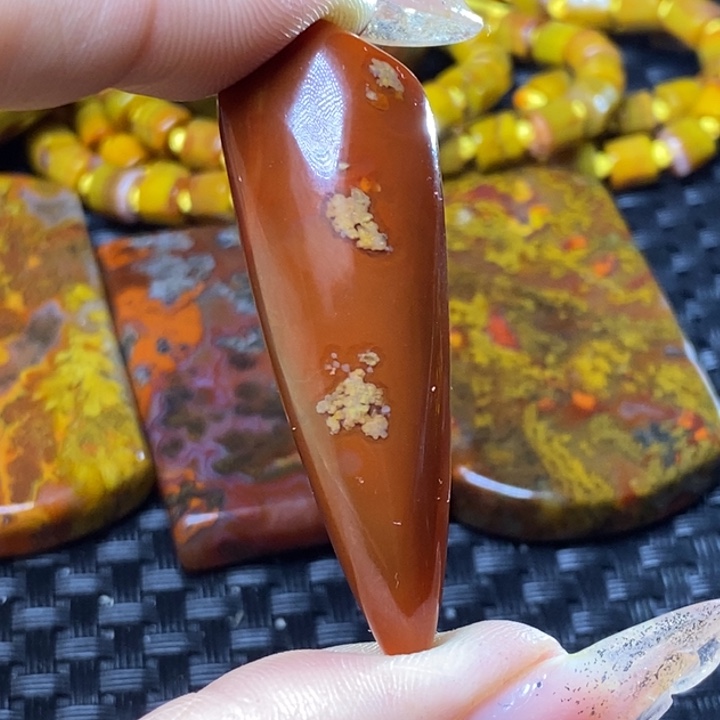 玛瑙/玉髓颈饰未镶嵌