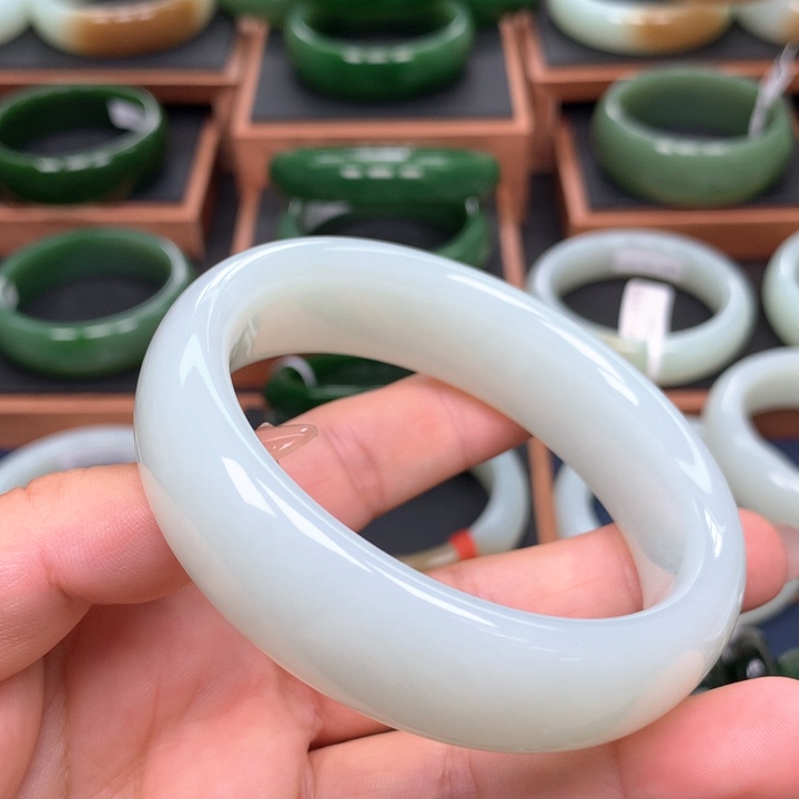 和田玉手镯未镶嵌6061圈口