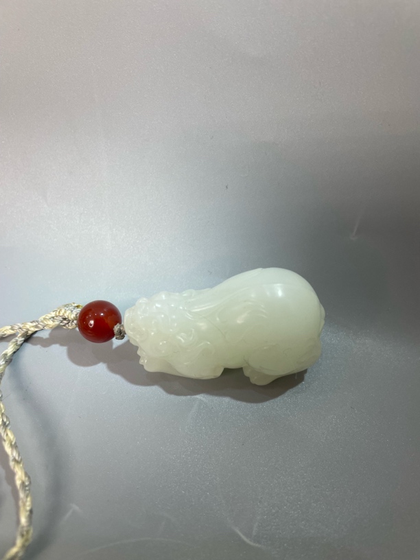 和田玉白玉貔貅挂件