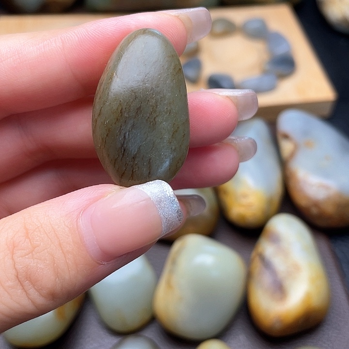和田玉未镶嵌颈饰2