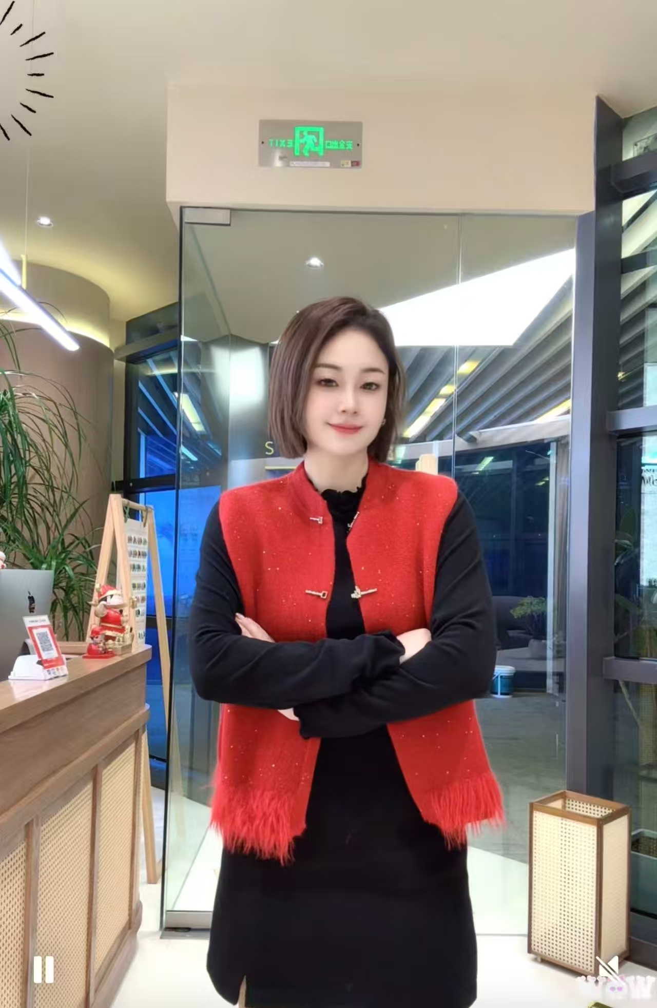 aBL滨莉家【1227】设计款新中式下摆毛毛针织马甲