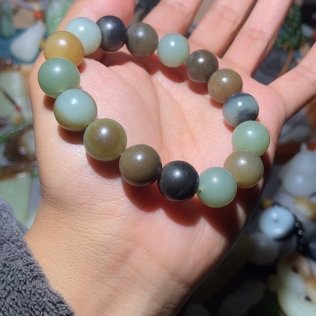 和田玉颈饰未镶嵌