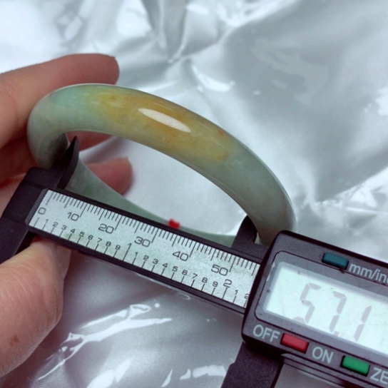 翡翠手镯未镶嵌手镯