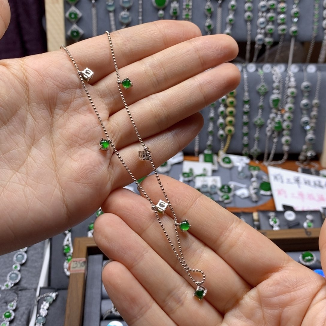翡翠颈饰银S925镶嵌炫*翡翠
