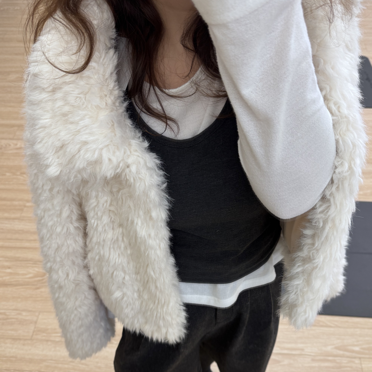 【仅支持48小时内退换货】在韩～ounce毛毛外套