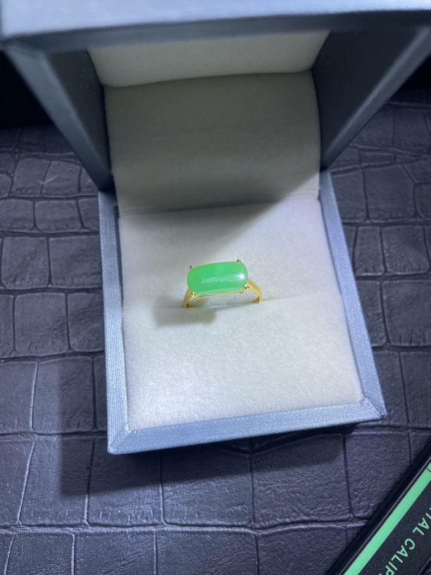 18k天然翡翠戒指