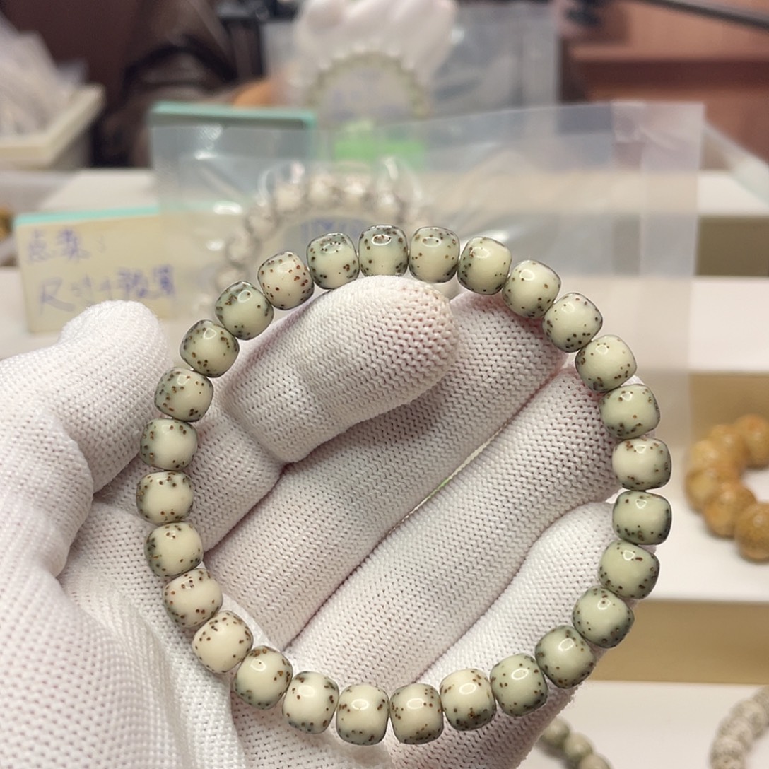 星月菩提吊坠8/7石玉绿背糯冰河豚单圈