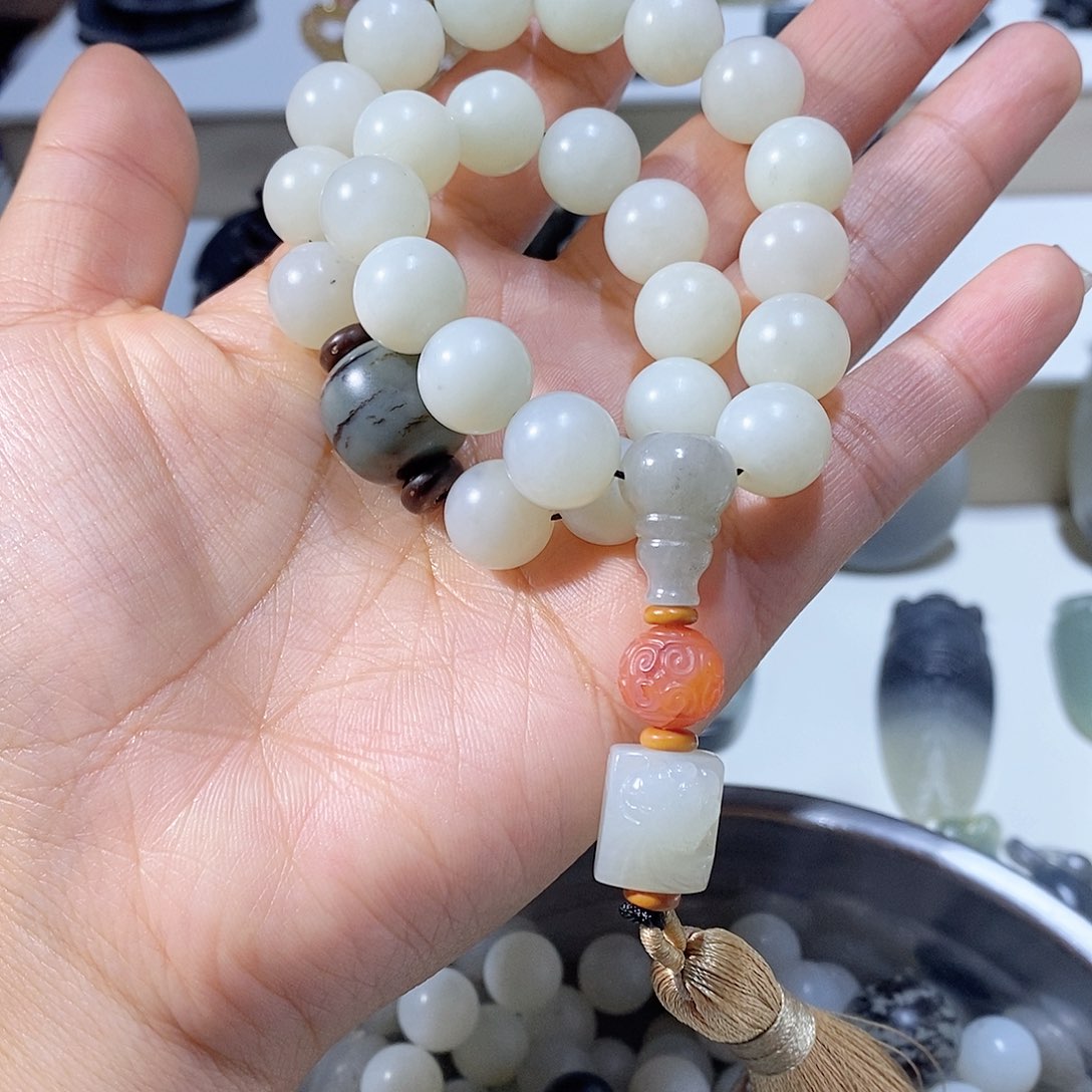 和田玉挂件未镶嵌西****蛋