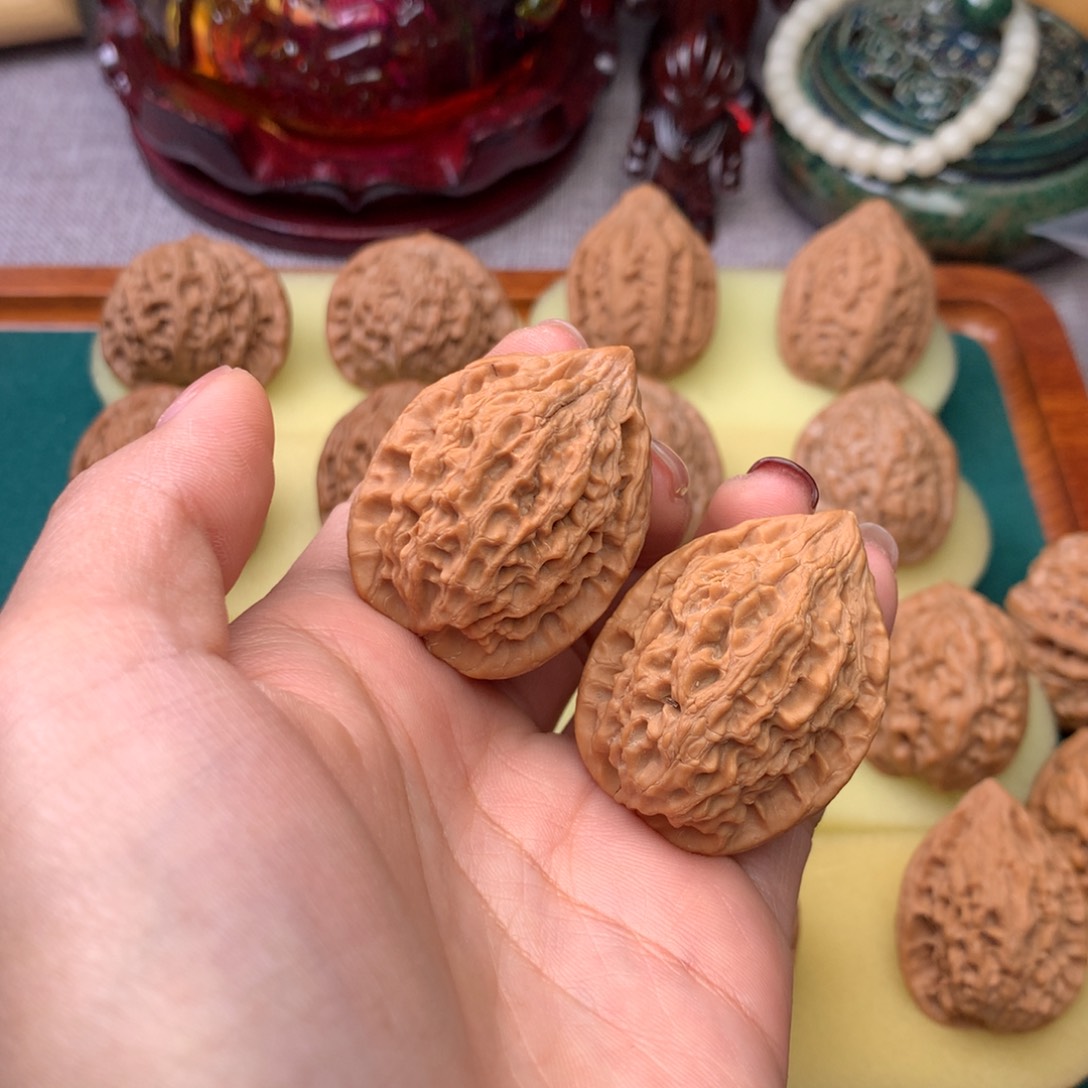 文玩核桃把件鹤核桃