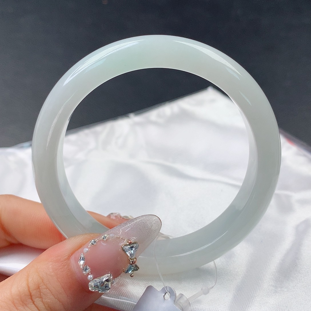 翡翠手镯未镶嵌0052正55