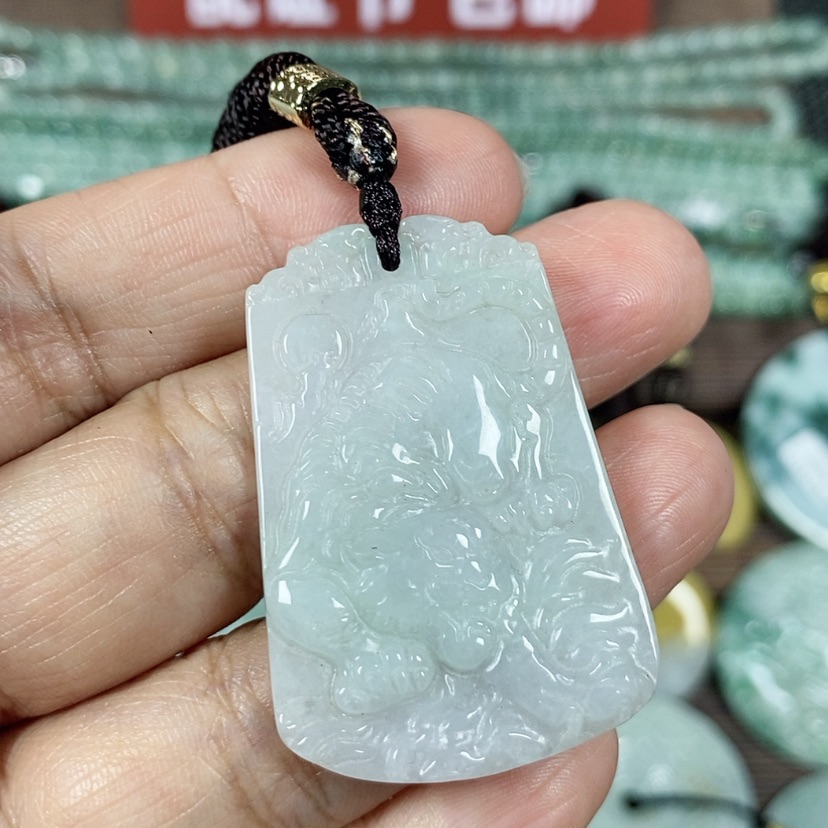 【闪购商品】翡翠颈饰未镶嵌玉吊坠翡翠玉下山虎牌