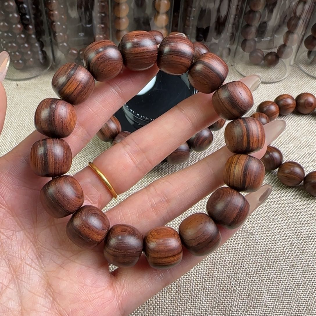 黄花梨/降香黄檀手串/手链紫红底一线天