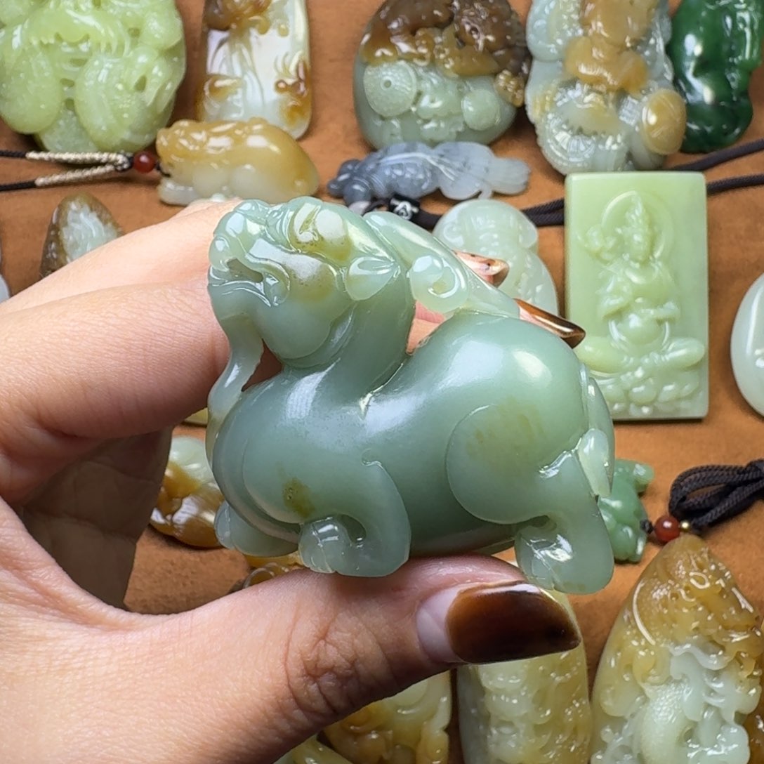 和田玉颈饰未镶嵌