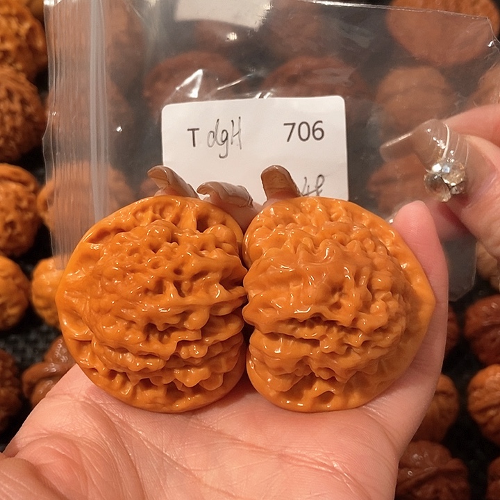 文玩核桃吊坠官帽48