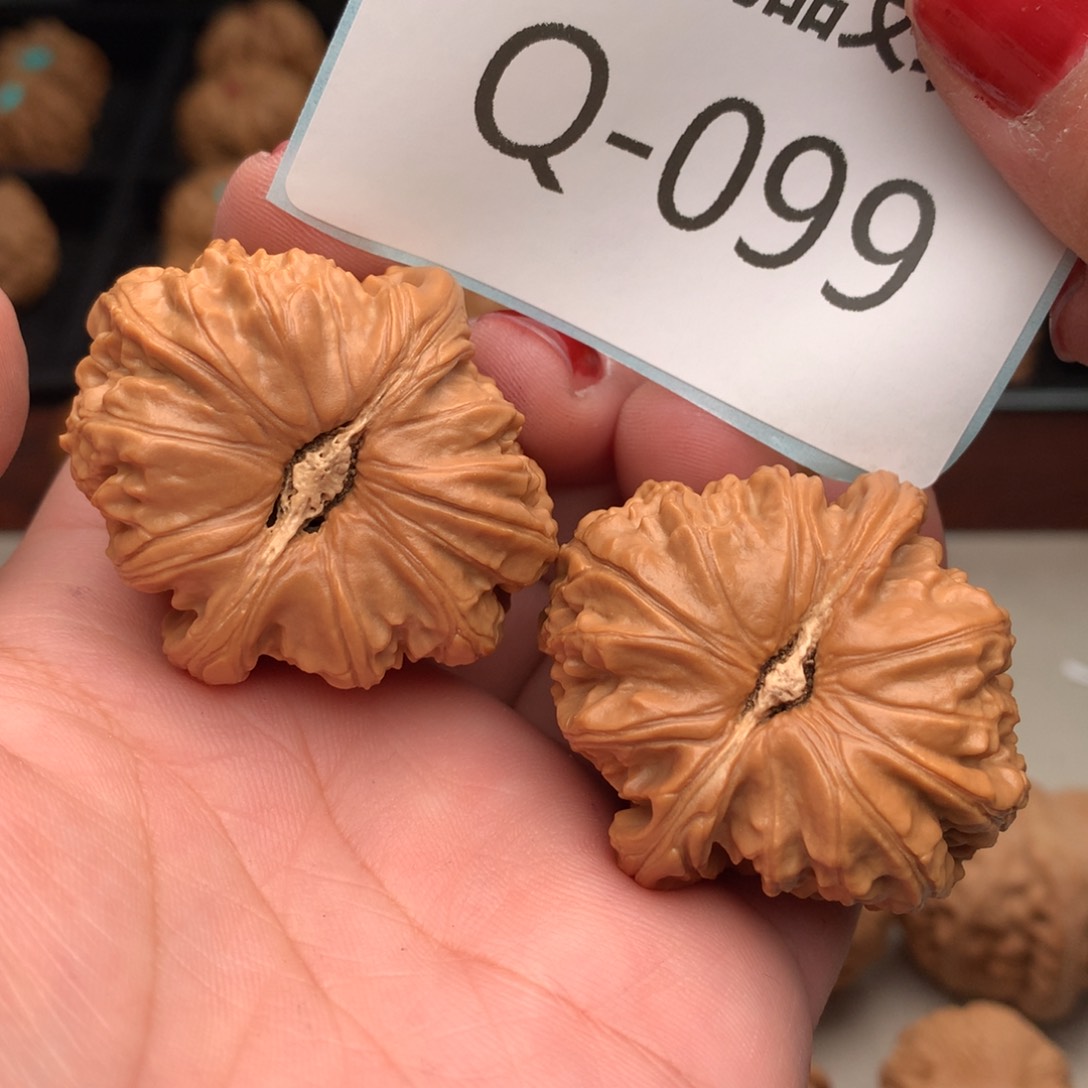 文玩核桃把件39球白……..