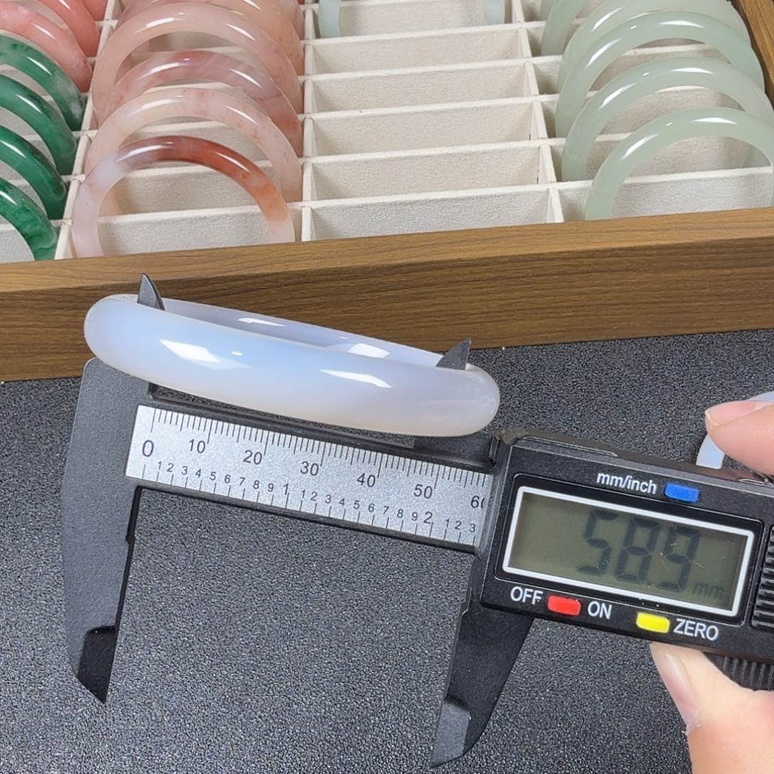 玛瑙/玉髓未镶嵌手镯58圈口