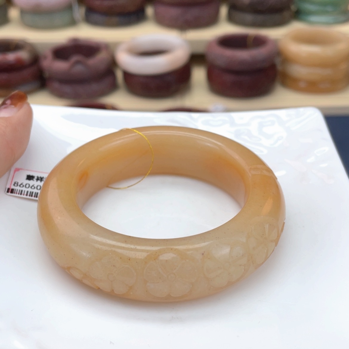 【闪购商品】石英质玉手镯未镶嵌