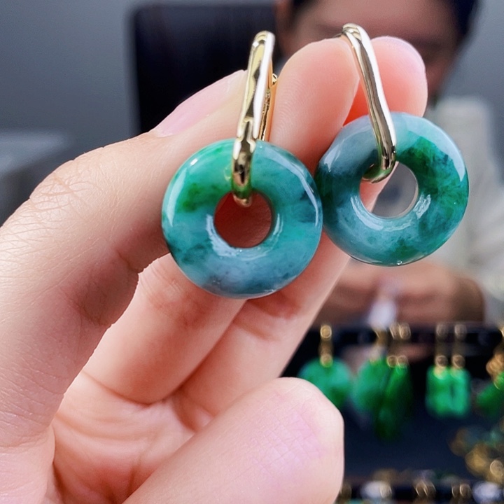 翡翠耳饰未镶嵌饰品