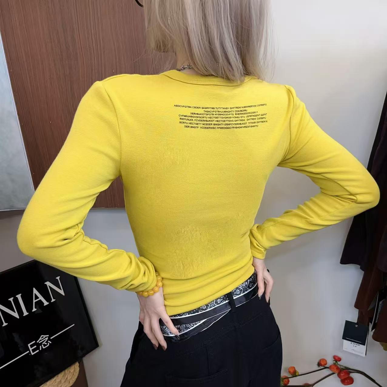 【海南珍珍】显瘦百搭长袖秋冬季打底上衣8050