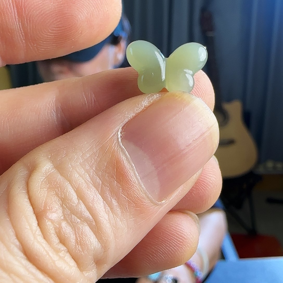 和田玉未镶嵌吊坠(不含链)蝴蝶