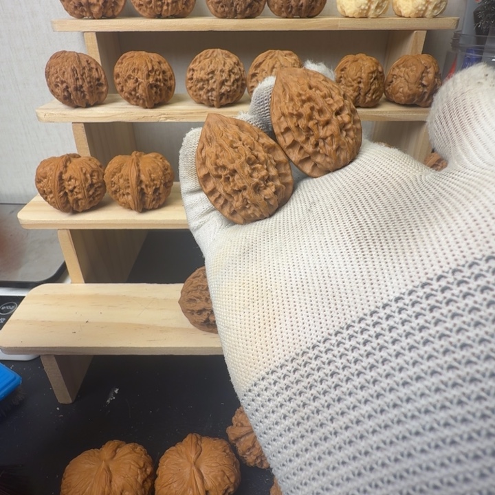 文玩核桃吊坠鸡心