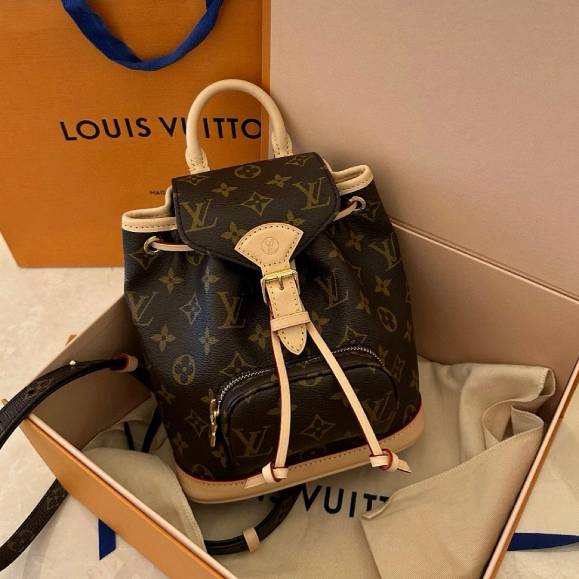 未使用 LouisVuitton/路易威登 119716 lv老花迷你小书包双肩包