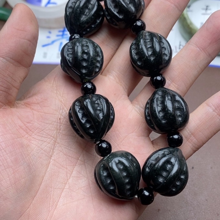 秀***秀石英岩玉未镶嵌手镯