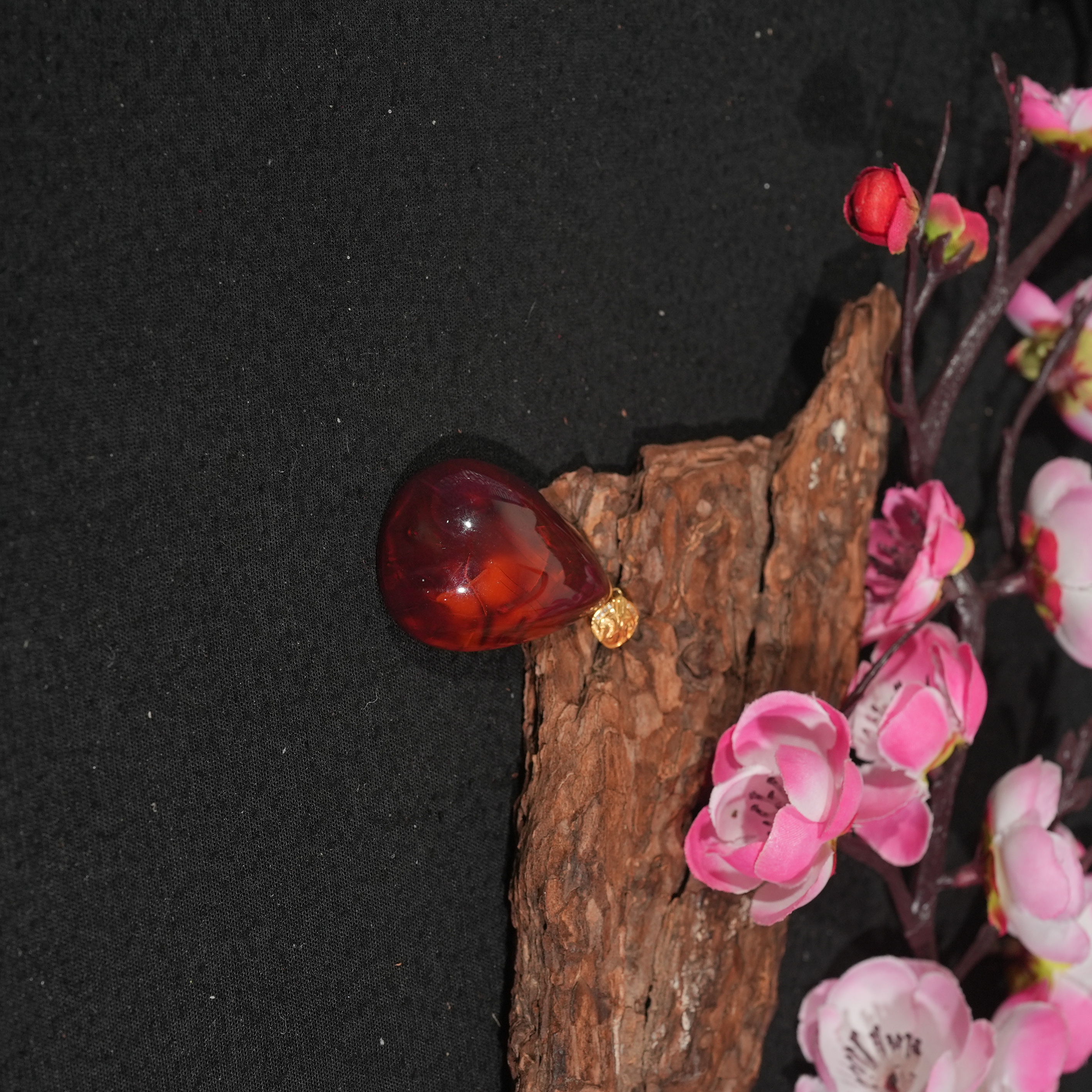 11.14香港王老板-18k金镶嵌南红吊坠5n253