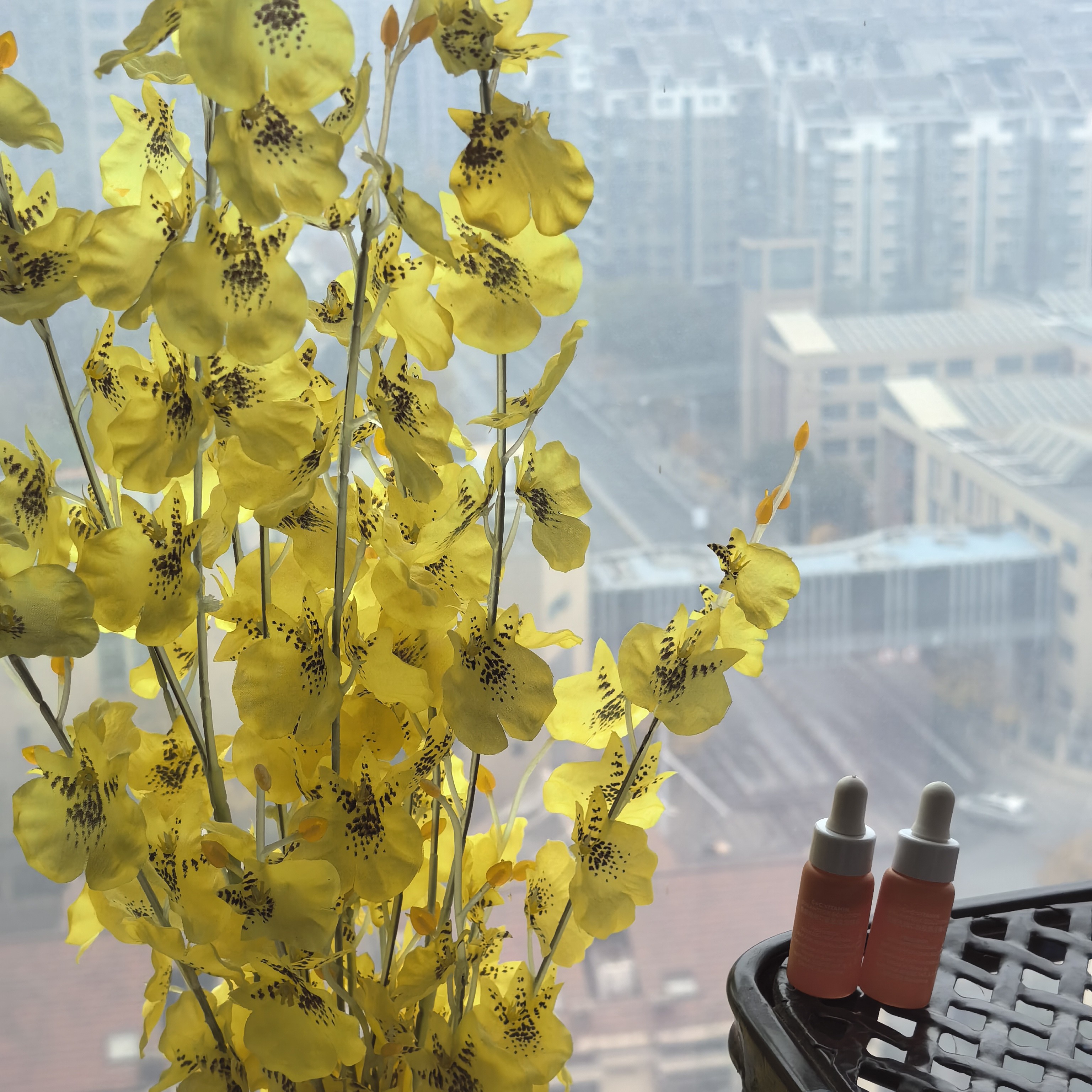 Y院线好用橙色精华刷子