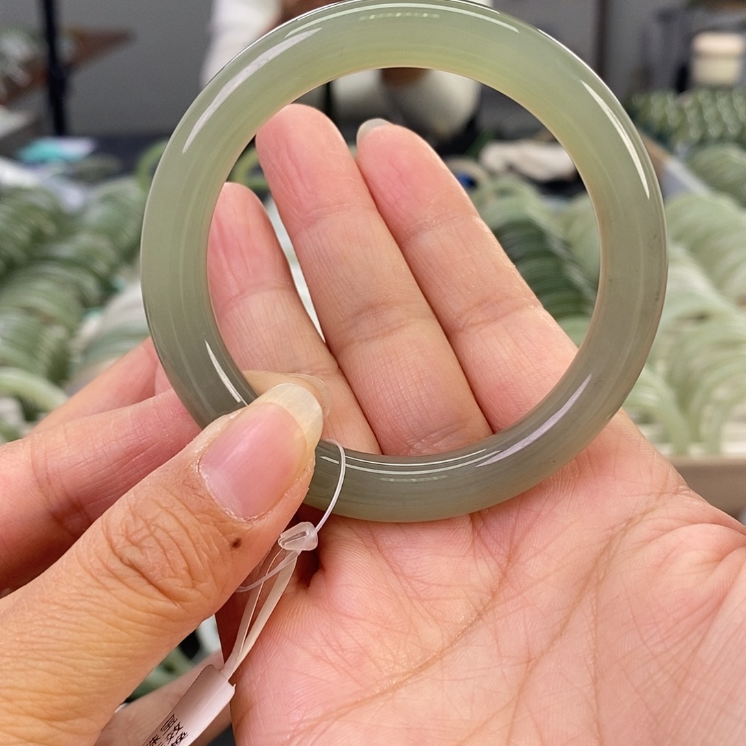 和田玉和田玉手镯52未镶嵌