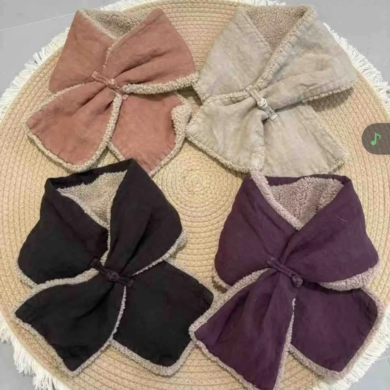 111亚麻拼接羊羔毛盘扣围脖围巾