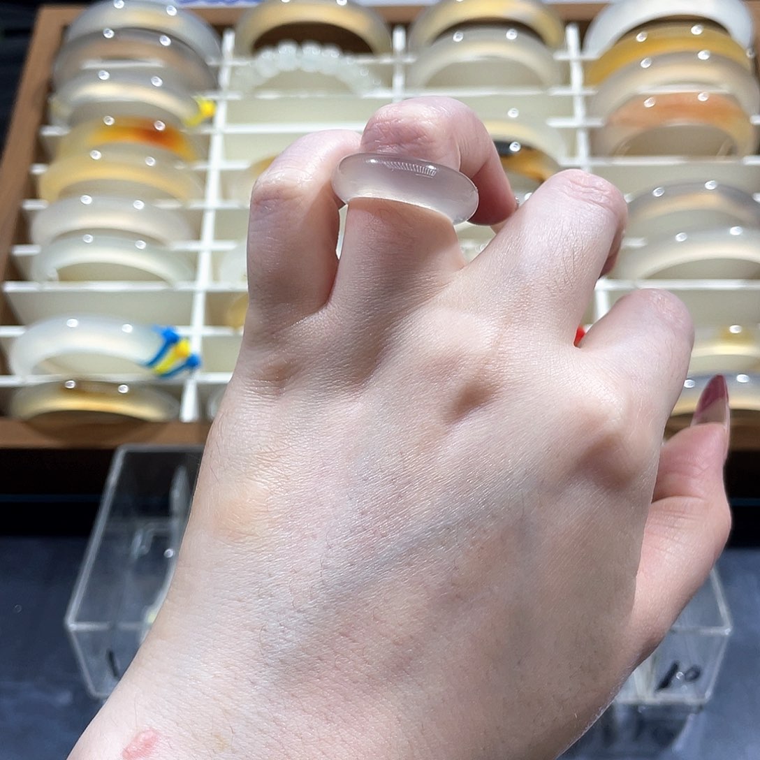 手镯玛瑙/玉髓未镶嵌