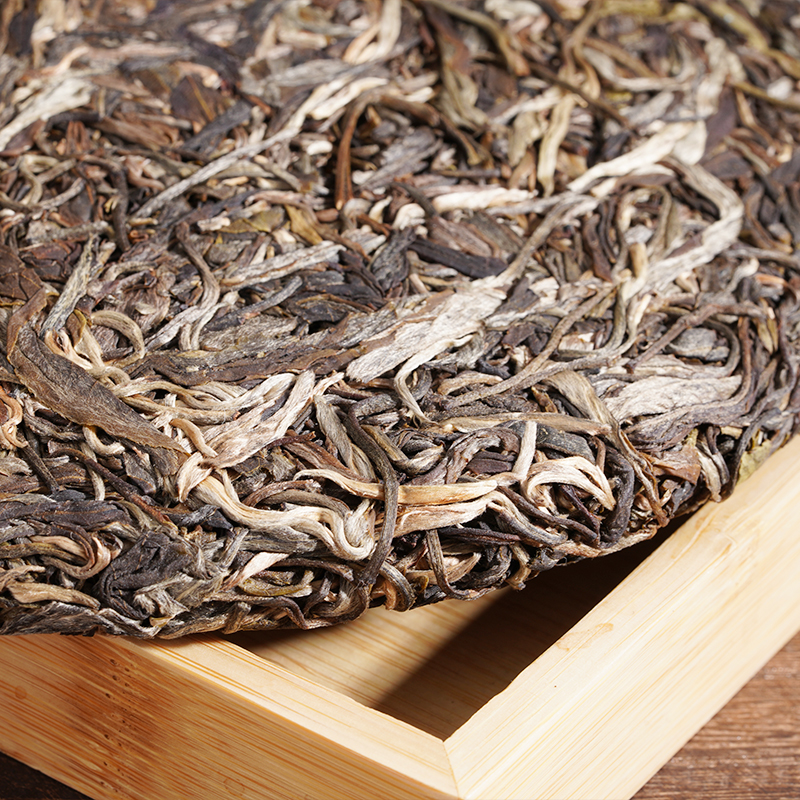 2007年经典绿印普洱茶357g（生）