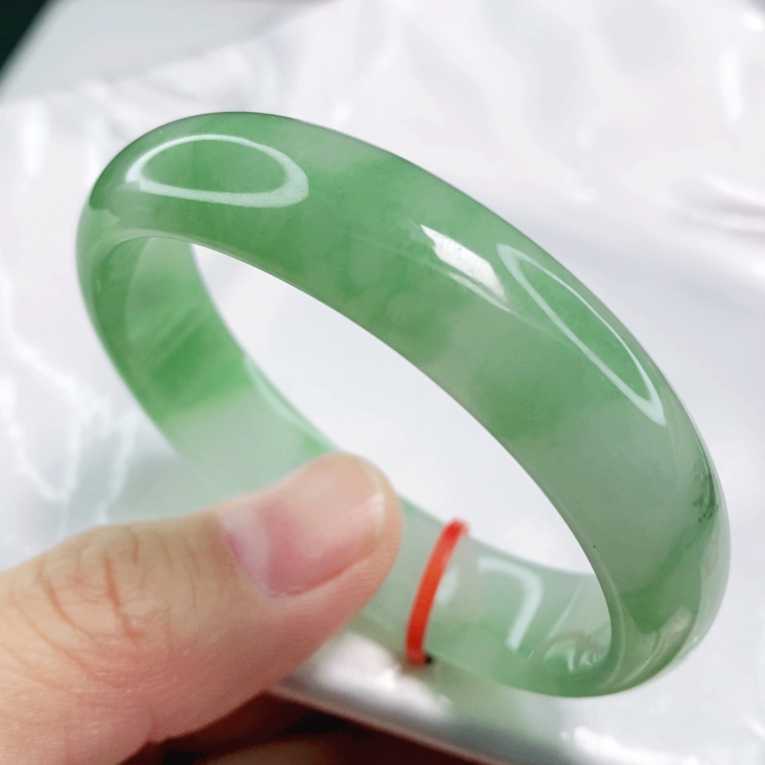 未镶嵌手镯翡翠52.5圈口贵妃