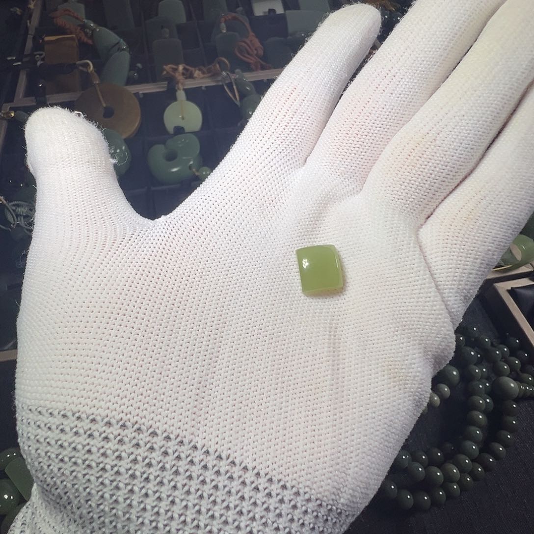 岫岩老玉（透闪石质玉）未镶嵌戒指