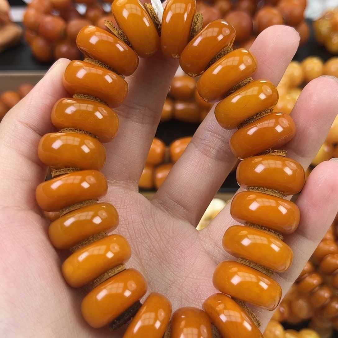 琥珀颈饰未镶嵌蜜蜡