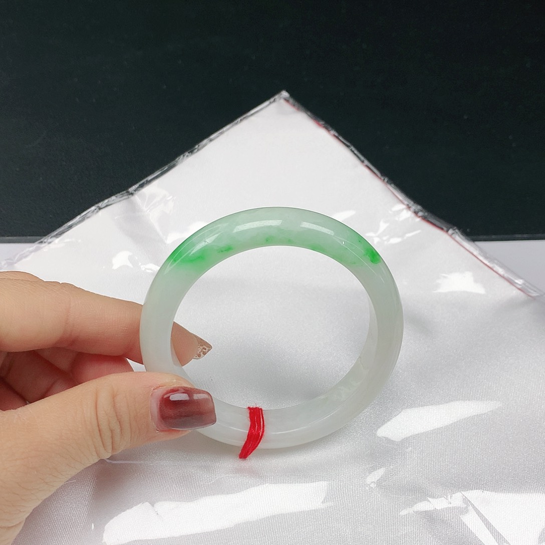 翡翠手镯未镶嵌翡翠351